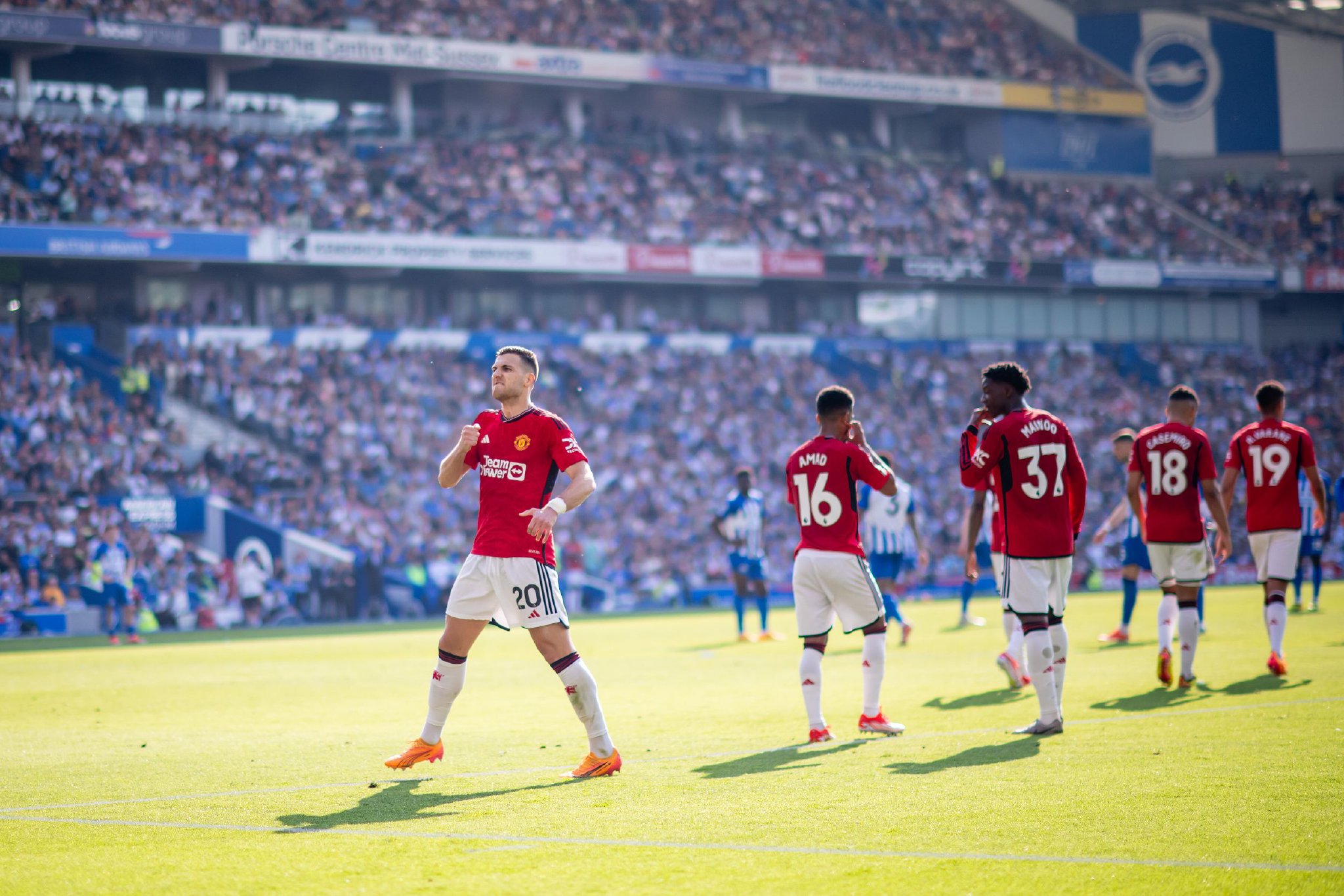 每个教练都 每个教练都